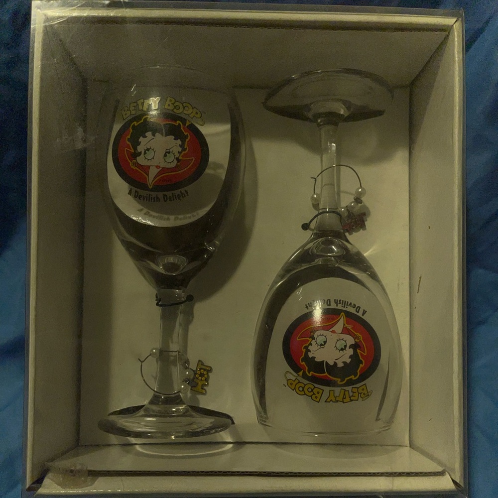 Devil Betty boop wine glass pair with charms